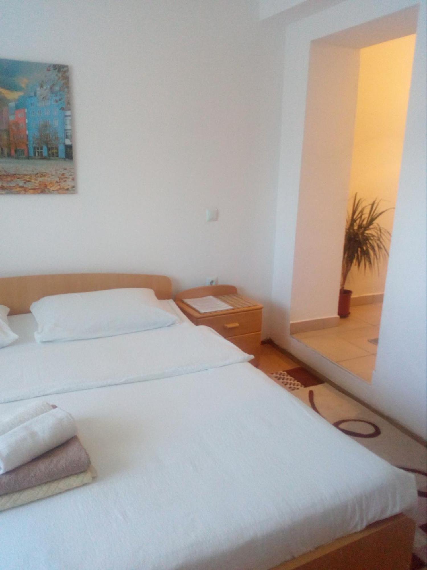 Guest House Olbina Korenica Ngoại thất bức ảnh